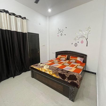 מטורה Rukmani Villas Group Of Rukmani Home Stay מראה חיצוני תמונה