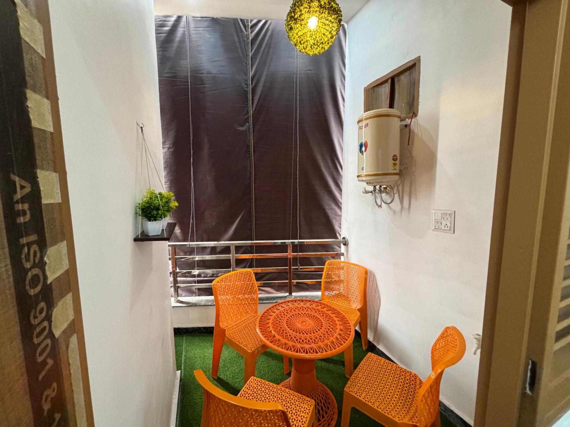 מטורה Rukmani Villas Group Of Rukmani Home Stay מראה חיצוני תמונה