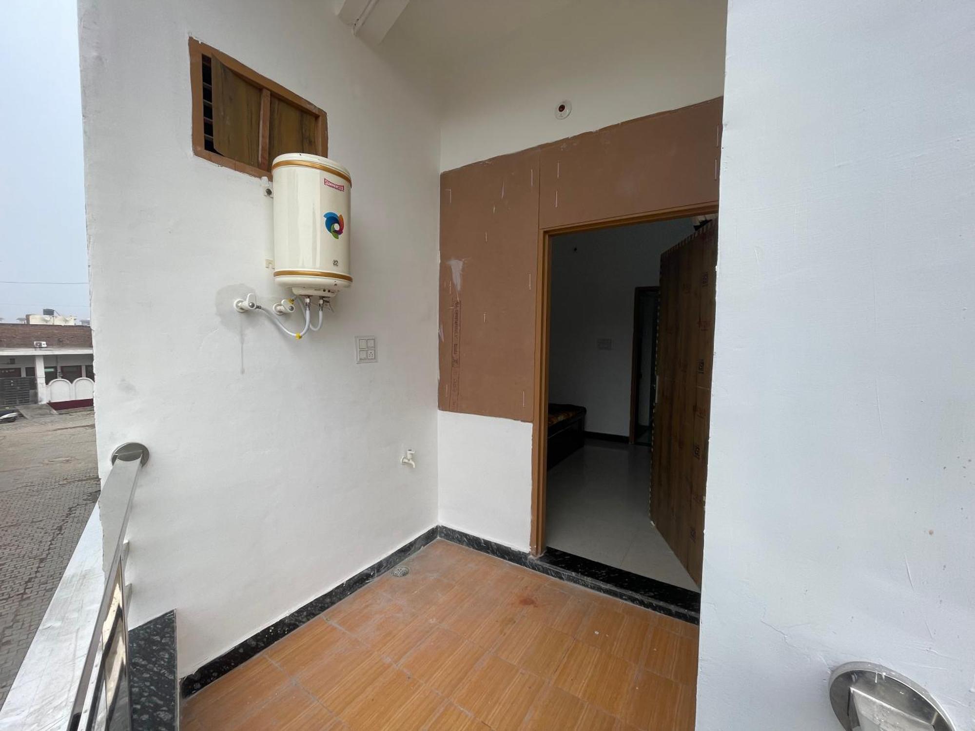 מטורה Rukmani Villas Group Of Rukmani Home Stay מראה חיצוני תמונה
