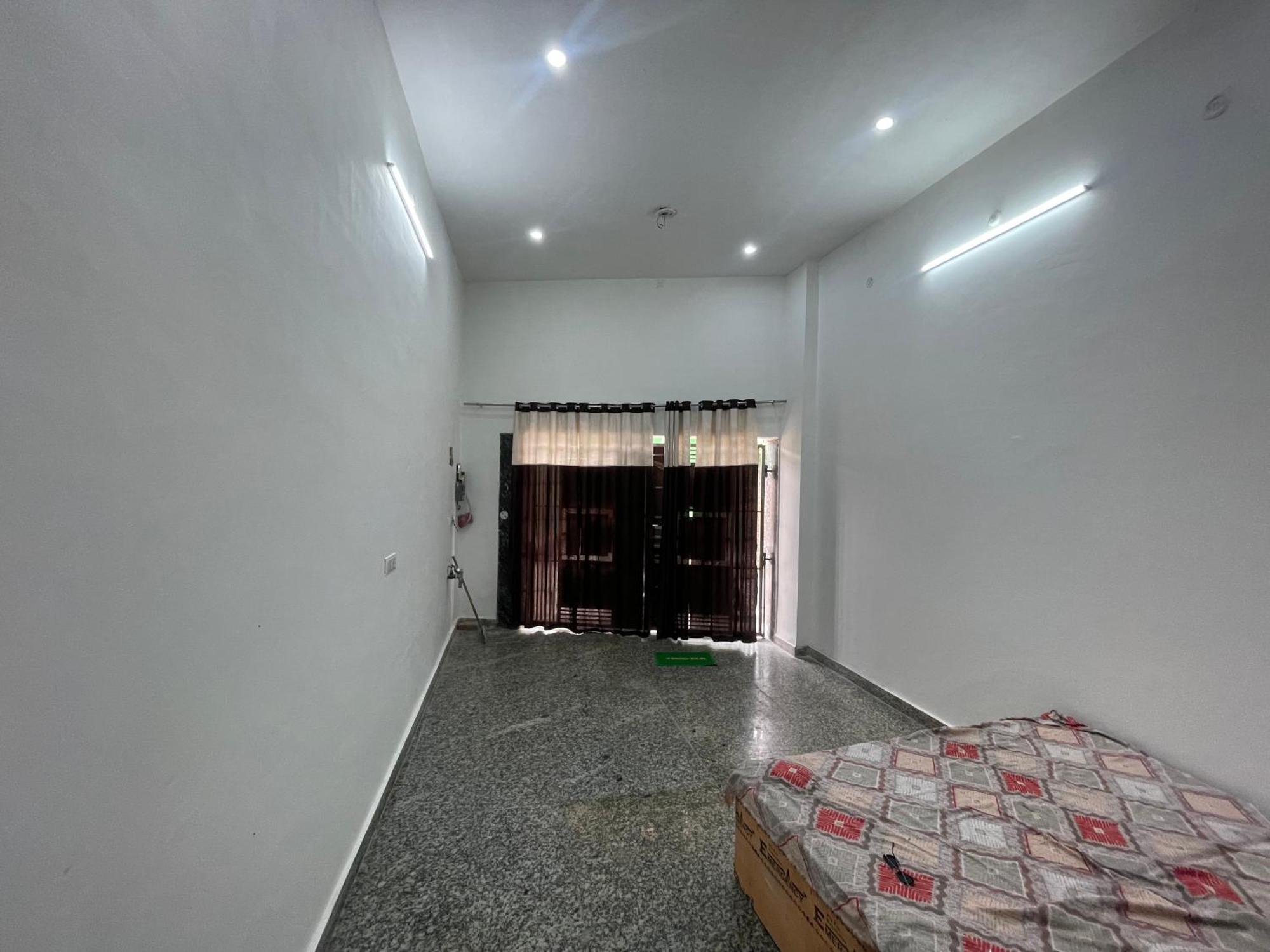 מטורה Rukmani Villas Group Of Rukmani Home Stay מראה חיצוני תמונה