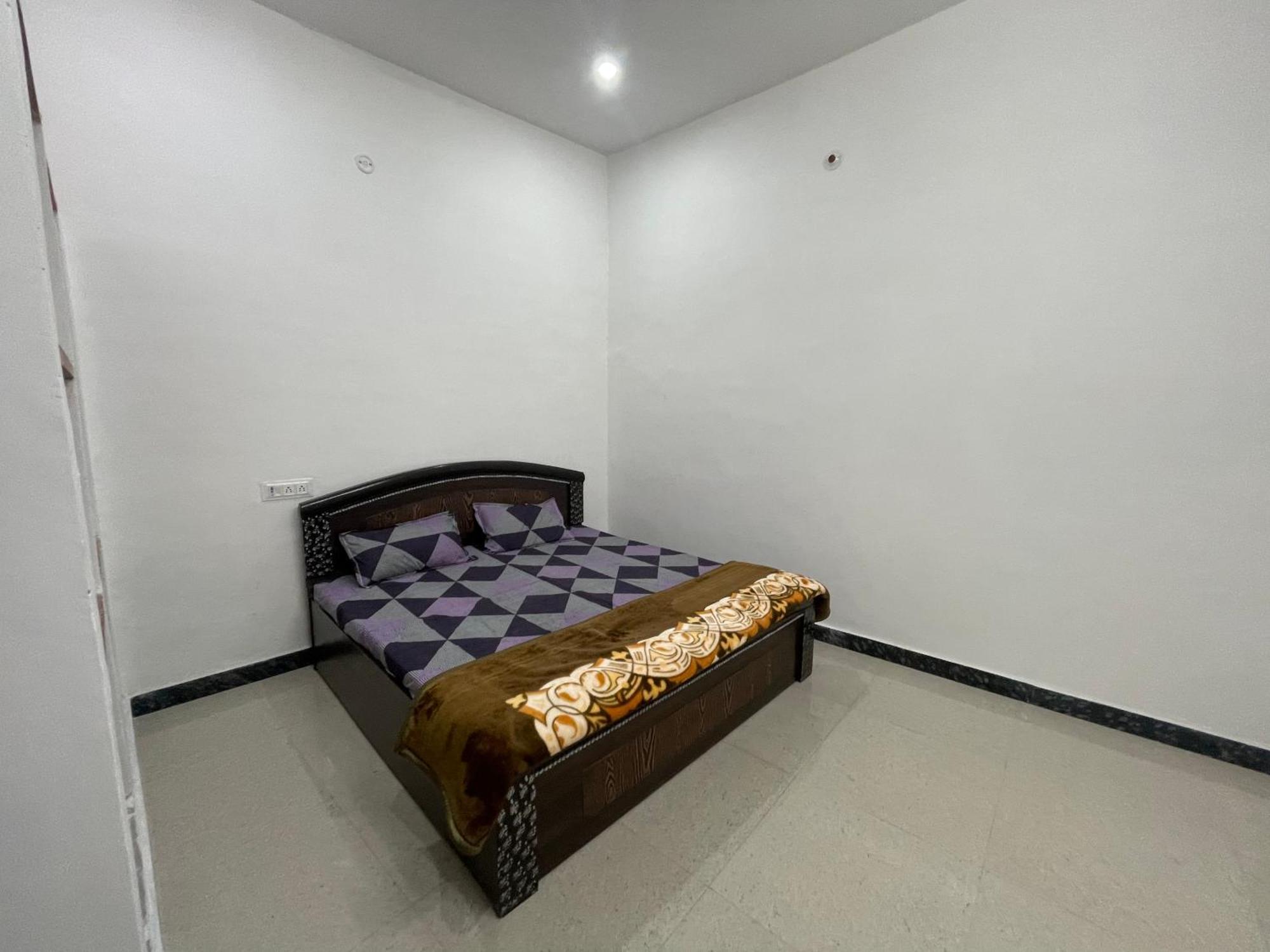 מטורה Rukmani Villas Group Of Rukmani Home Stay מראה חיצוני תמונה
