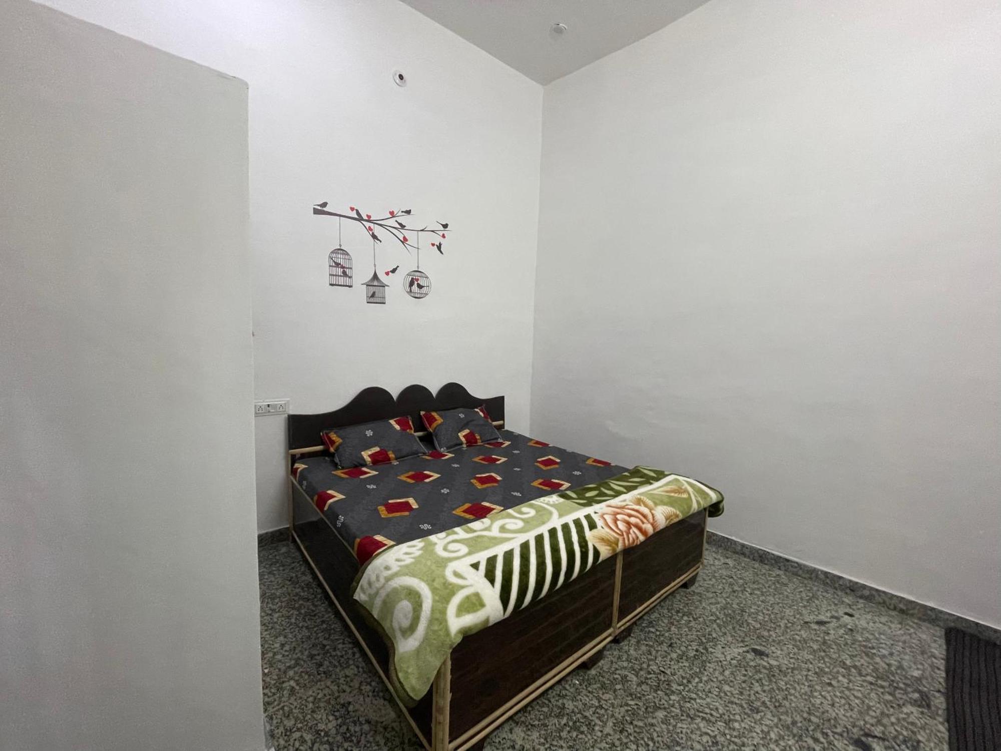 מטורה Rukmani Villas Group Of Rukmani Home Stay מראה חיצוני תמונה