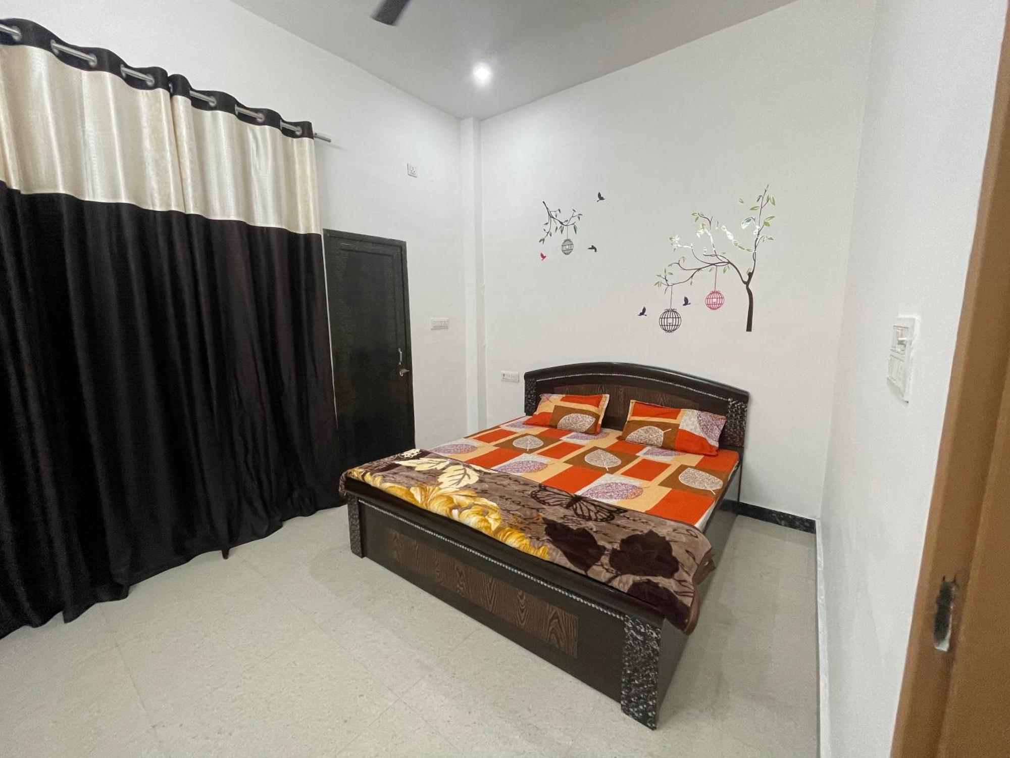 מטורה Rukmani Villas Group Of Rukmani Home Stay מראה חיצוני תמונה